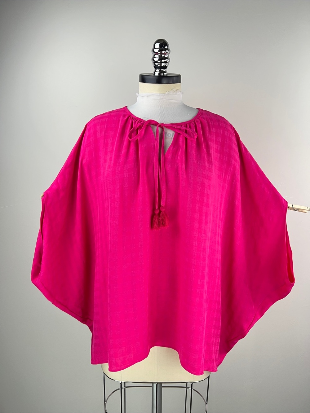 💚 3932. Oversized Bright Fuchsia Tie-Neck Tunic Top